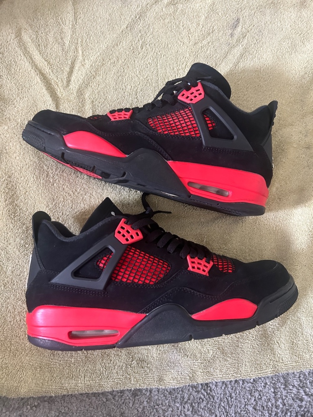 Preowned size 11 Jordan 4 red thunder